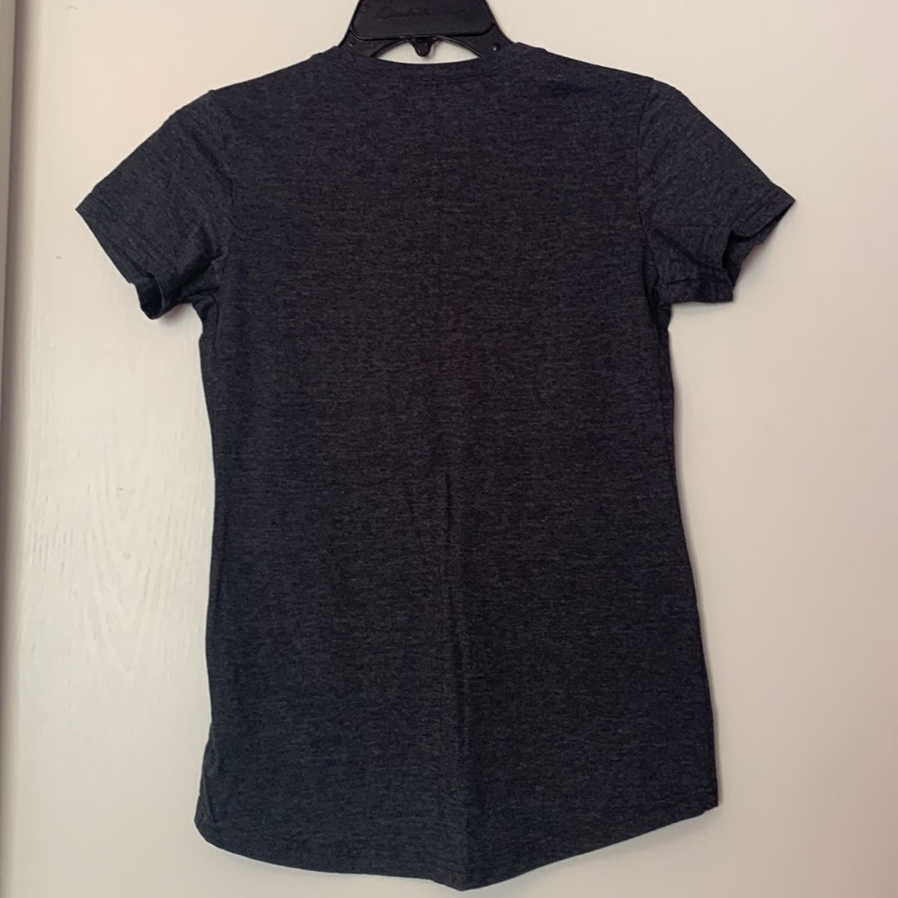 3 Reebok Workout tees - Picture 9 of 14